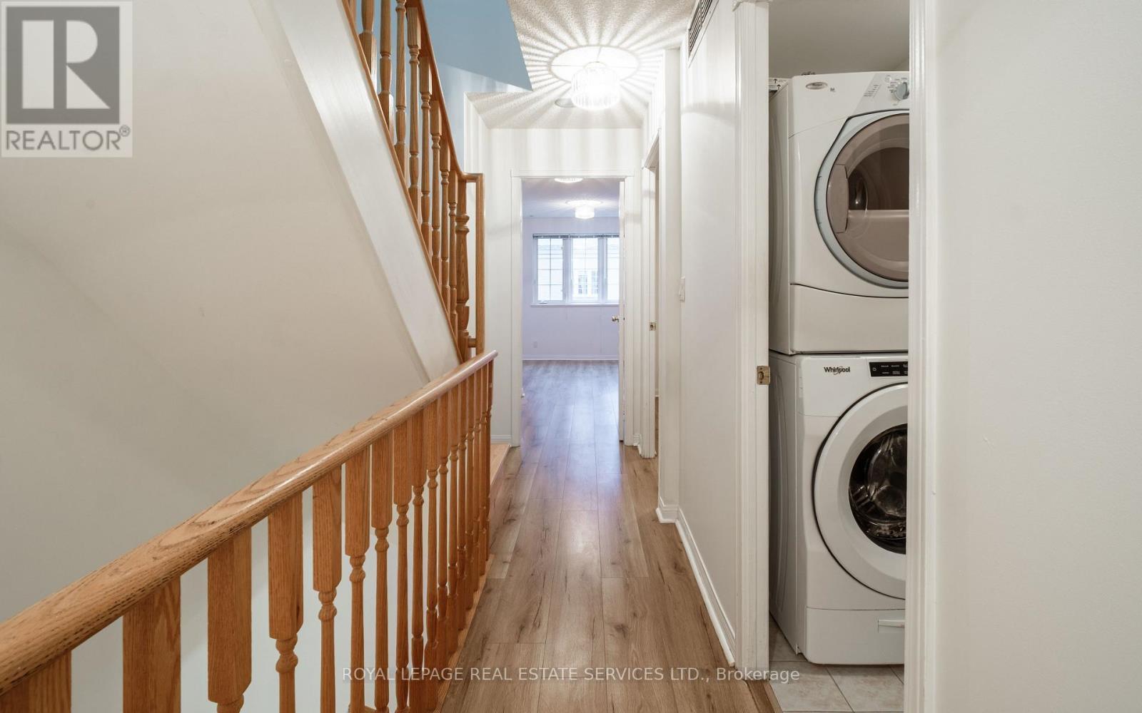 1306 - 28 Sommerset Way, Toronto, ON - Indoor Photo Showing Laundry Room