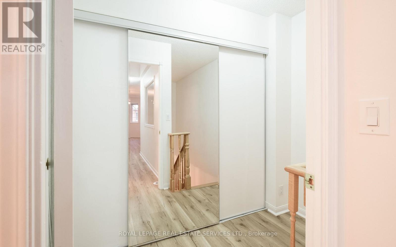 1306 - 28 Sommerset Way, Toronto, ON - Indoor Photo Showing Other Room