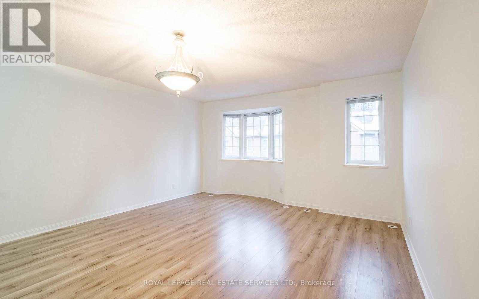 1306 - 28 Sommerset Way, Toronto, ON - Indoor Photo Showing Other Room
