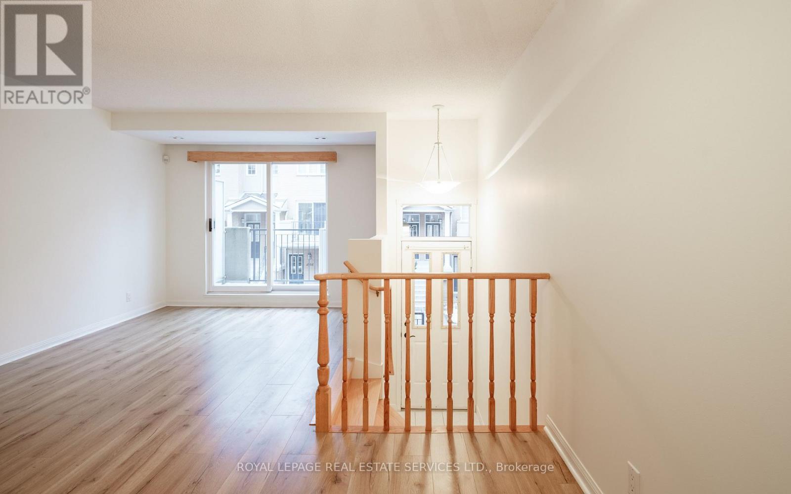 1306 - 28 Sommerset Way, Toronto, ON - Indoor Photo Showing Other Room