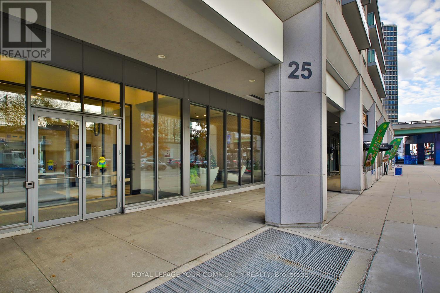 1127 - 25 Lower Simcoe Street, Toronto, ON - Outdoor