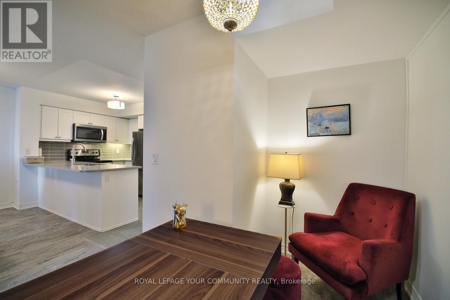 1127 - 25 Lower Simcoe Street, Toronto, ON - Indoor Photo Showing Kitchen