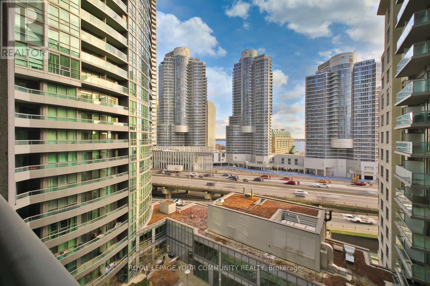 1127 - 25 Lower Simcoe Street, Toronto, ON - Outdoor With Balcony With Facade