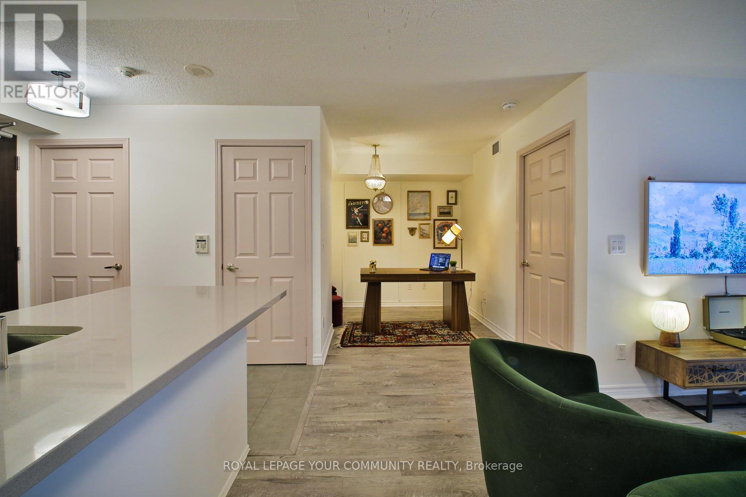 1127 - 25 Lower Simcoe Street, Toronto, ON - Indoor Photo Showing Other Room