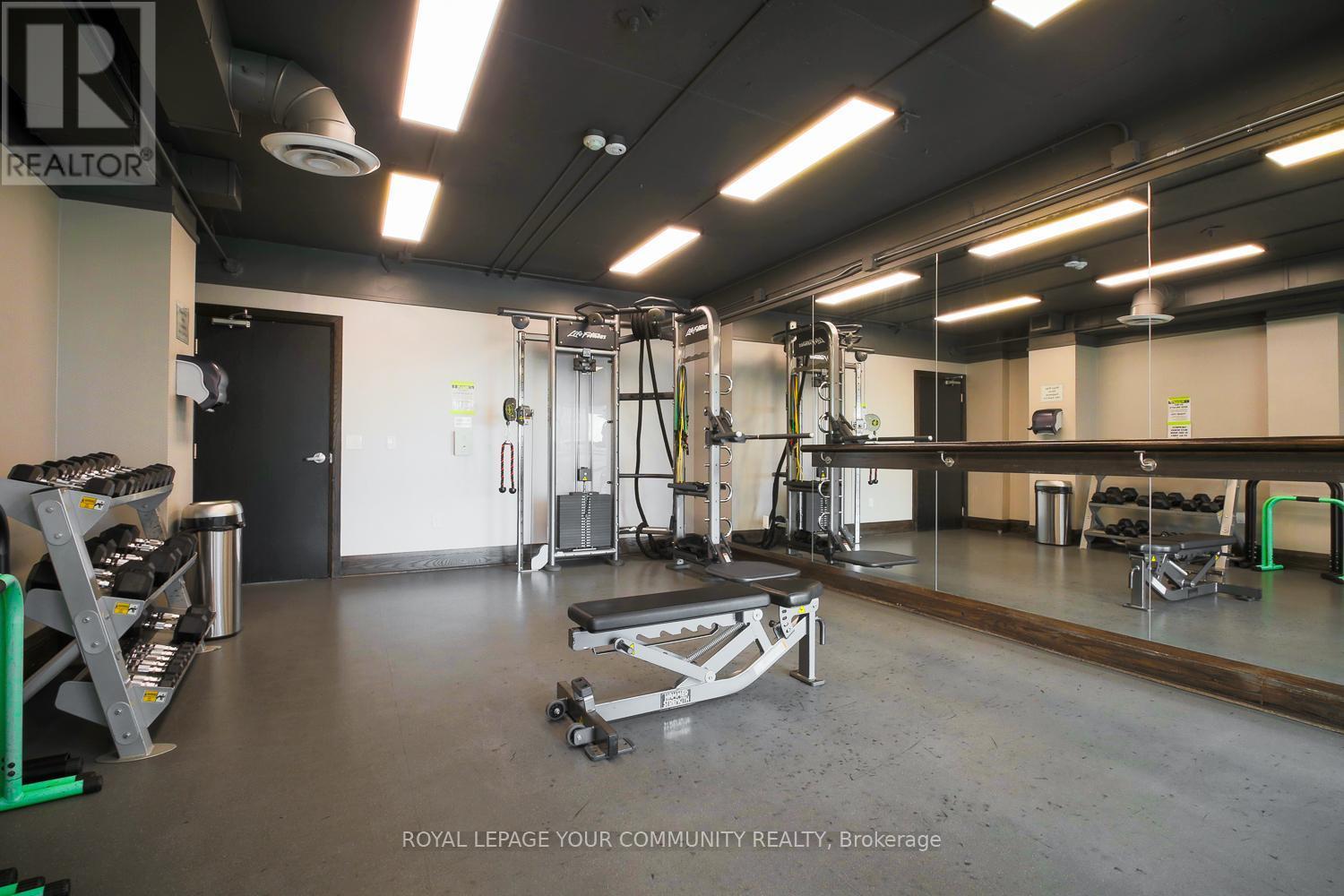 1127 - 25 Lower Simcoe Street, Toronto, ON - Indoor Photo Showing Gym Room