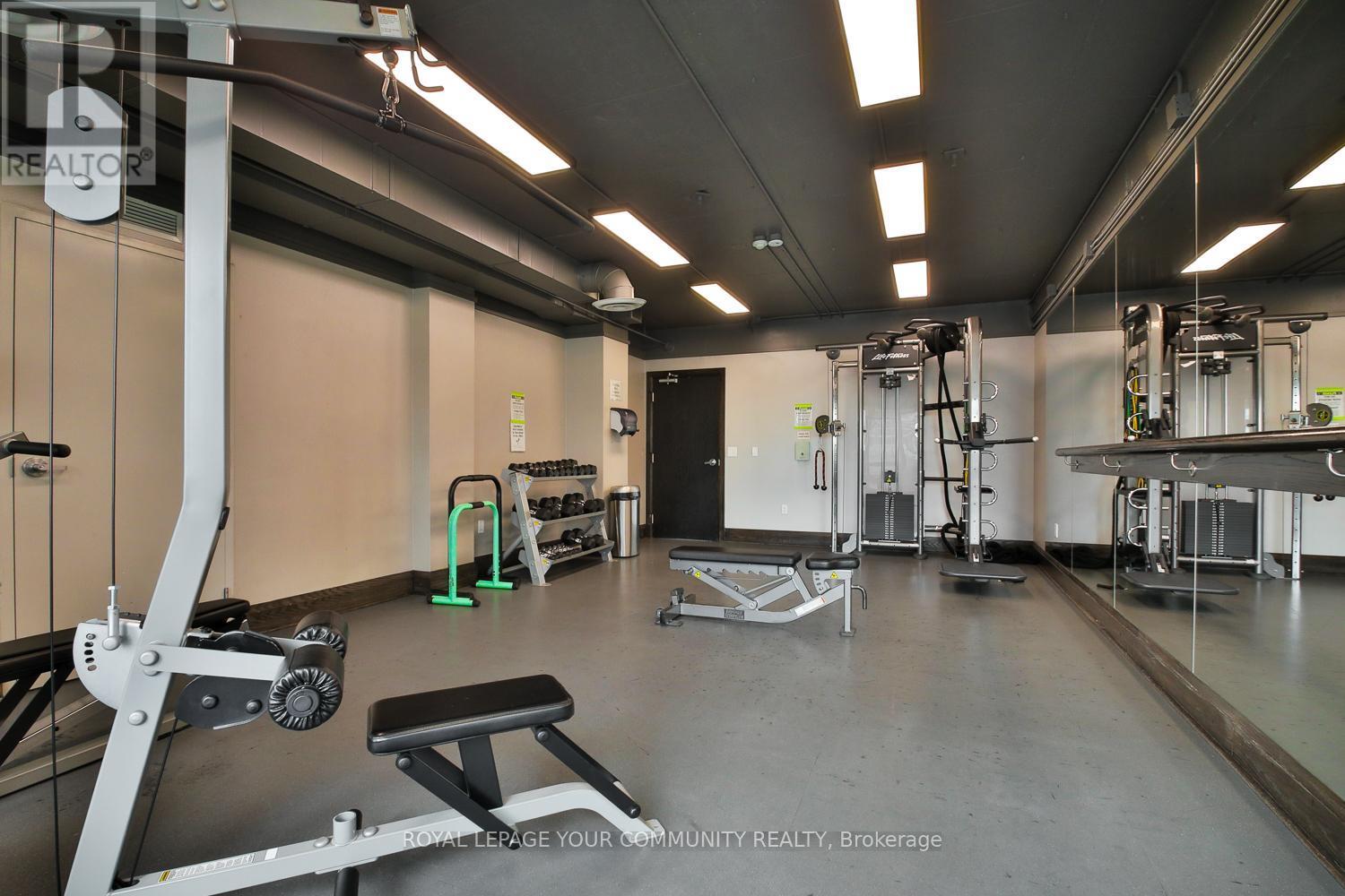 1127 - 25 Lower Simcoe Street, Toronto, ON - Indoor Photo Showing Gym Room