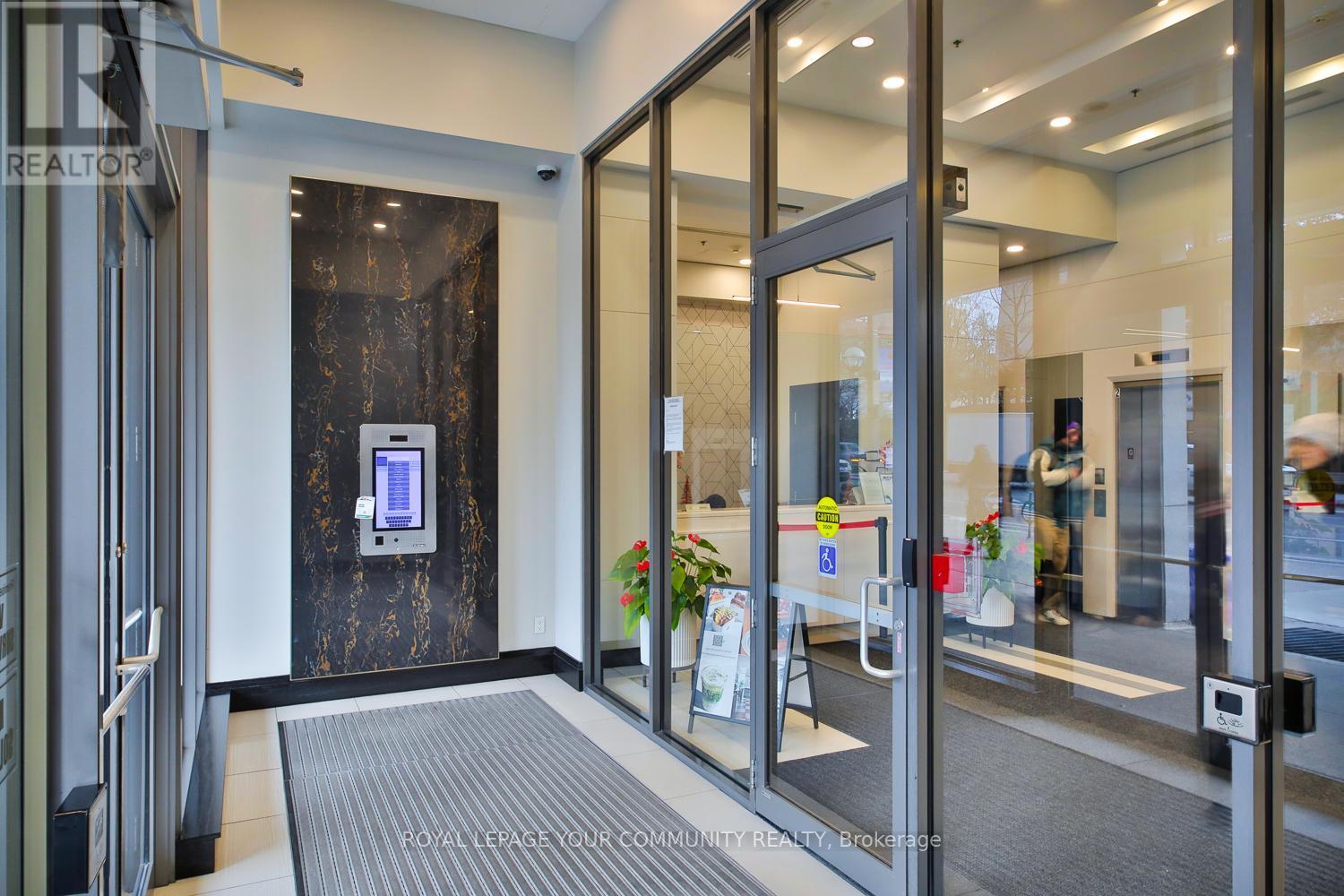 1127 - 25 Lower Simcoe Street, Toronto, ON - Indoor Photo Showing Other Room