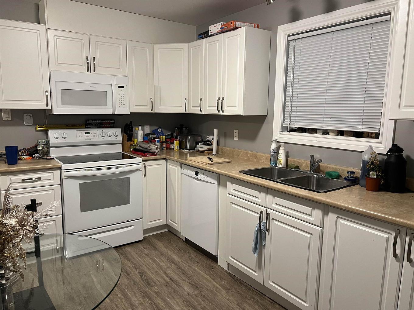 4 Steedman Drive, Marathon, ON - Indoor Photo Showing Kitchen With Double Sink