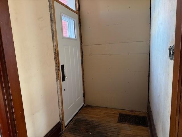 136 Dease Street, Thunder Bay, ON - Indoor Photo Showing Other Room