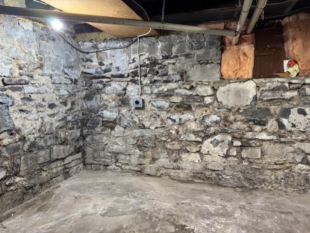 136 Dease Street, Thunder Bay, ON - Indoor Photo Showing Basement