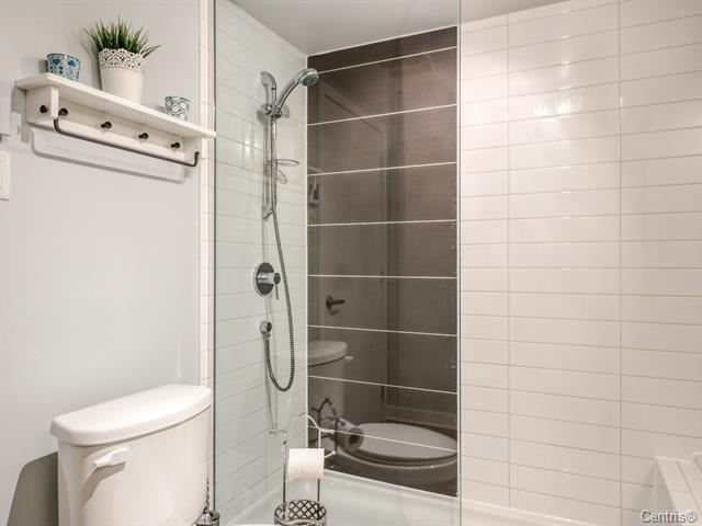 Bathroom - 705-10150 Place De L'Acadie, Montréal (Ahuntsic-Cartierville), QC - Indoor Photo Showing Bathroom