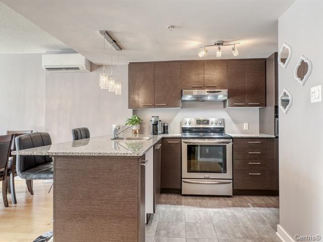 Kitchen - 705-10150 Place De L'Acadie, Montréal (Ahuntsic-Cartierville), QC - Indoor Photo Showing Kitchen With Upgraded Kitchen
