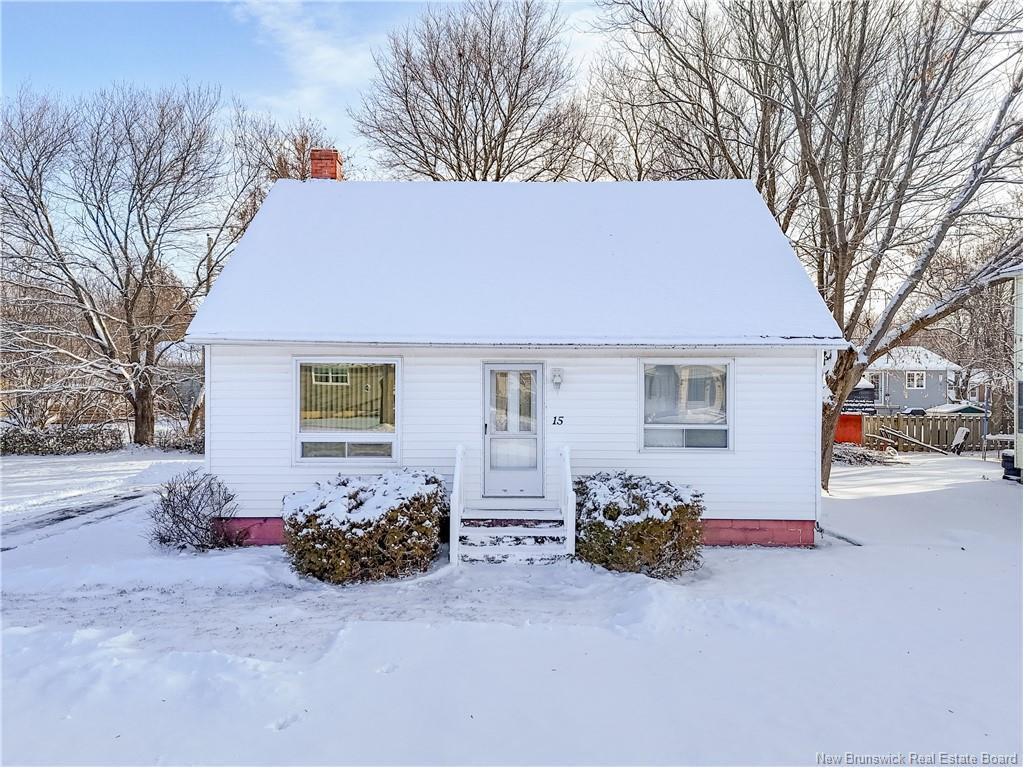 15 Floral Ave, Fredericton, NB