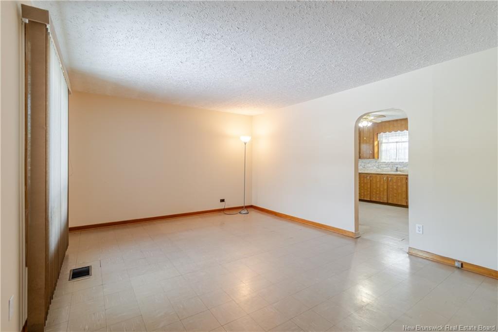 15 Floral Ave, Fredericton, NB