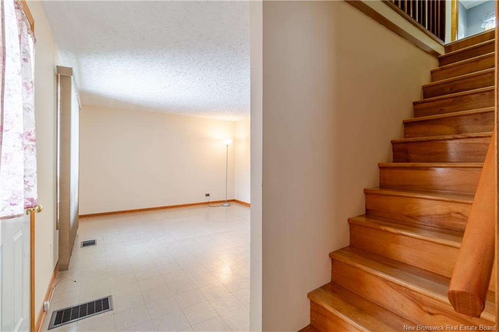 15 Floral Ave, Fredericton, NB