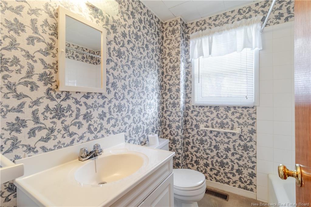 15 Floral Ave, Fredericton, NB