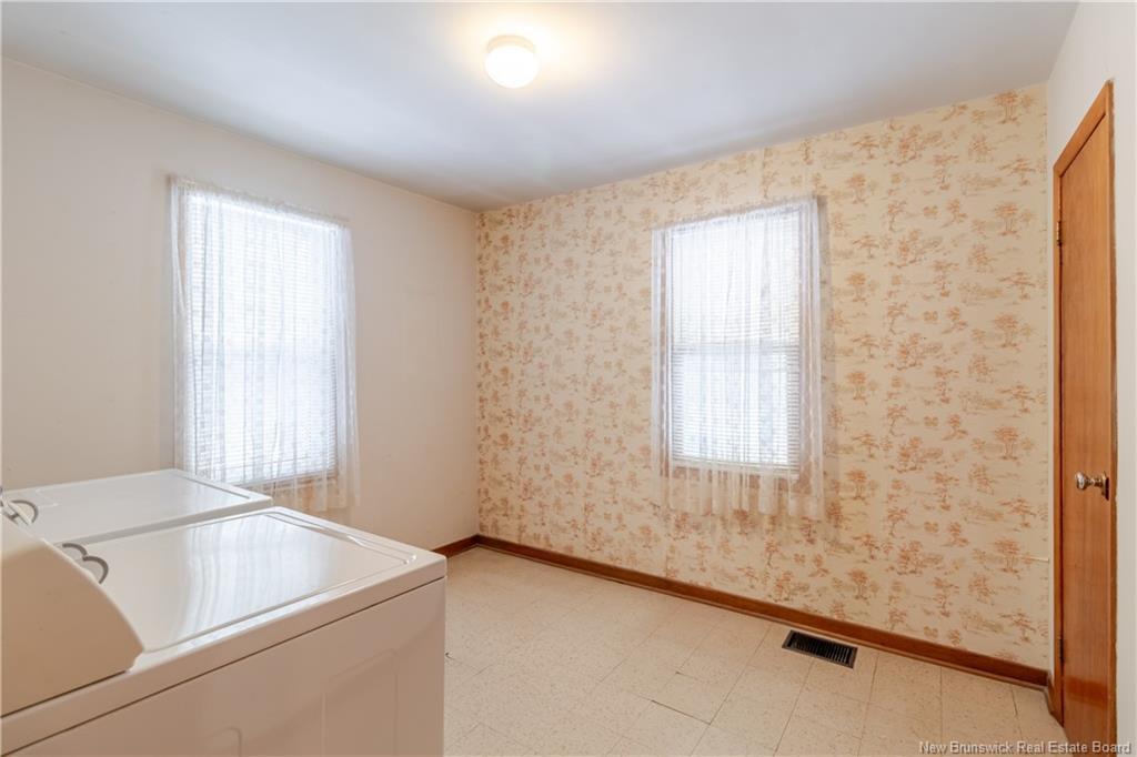 15 Floral Ave, Fredericton, NB