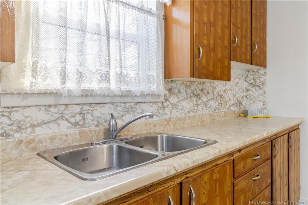 15 Floral Ave, Fredericton, NB