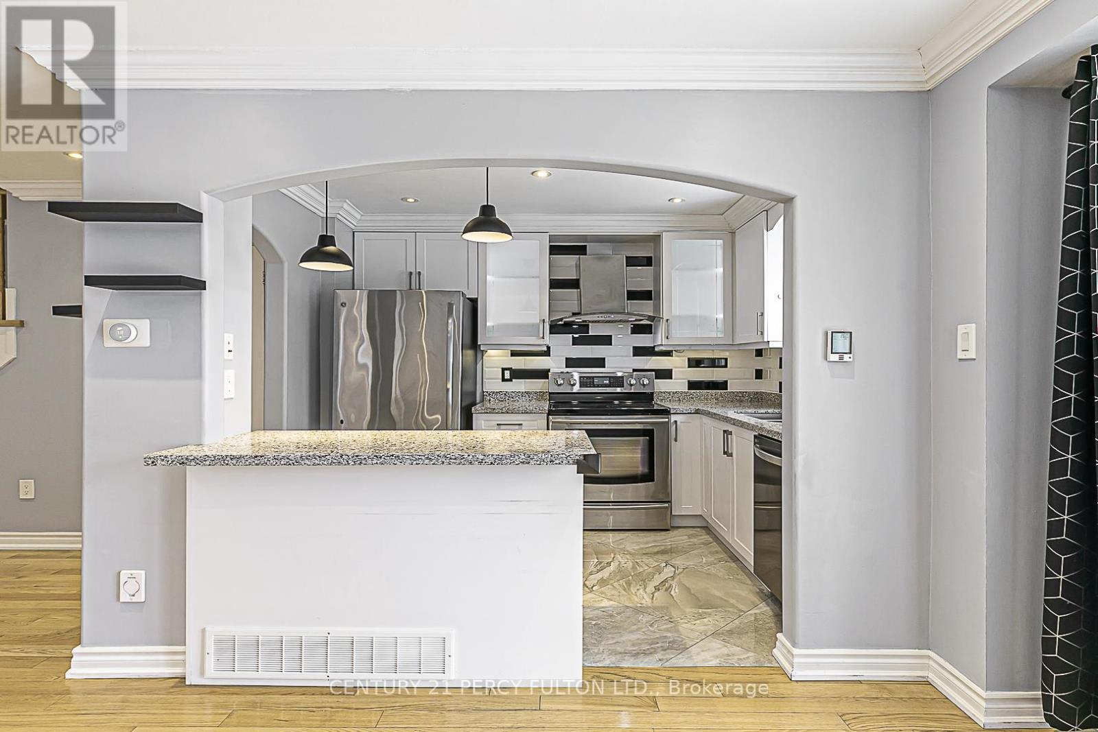 53 Miley Drive, Markham, ON - Indoor Photo Showing Kitchen With Upgraded Kitchen