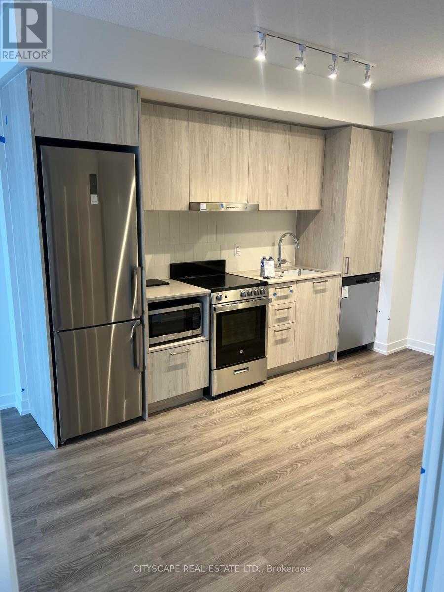 195 Commerce Street, Vaughan, ON - Indoor Photo Showing Kitchen With Stainless Steel Kitchen