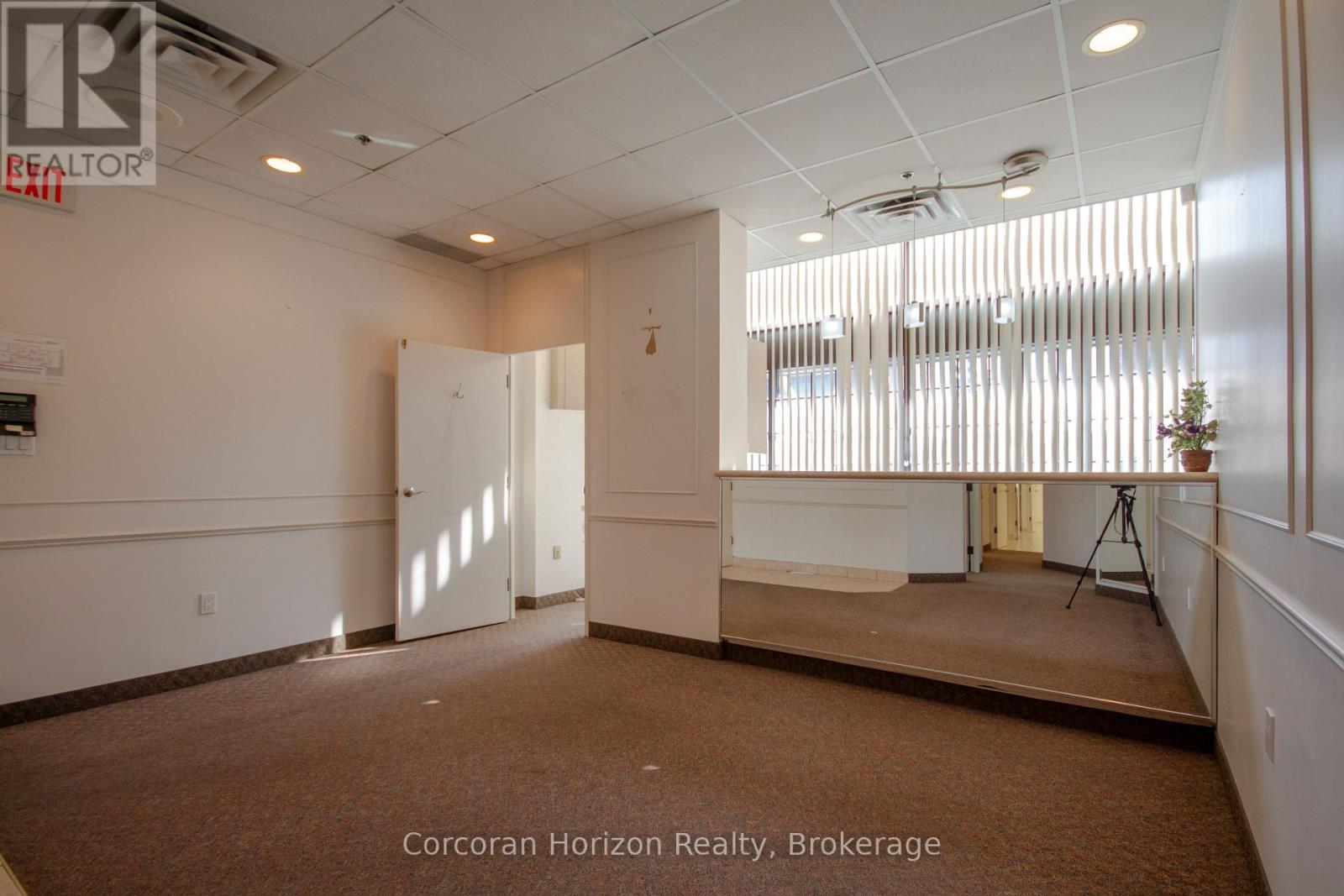 101 - 200 James Street S, Hamilton (Durand), ON