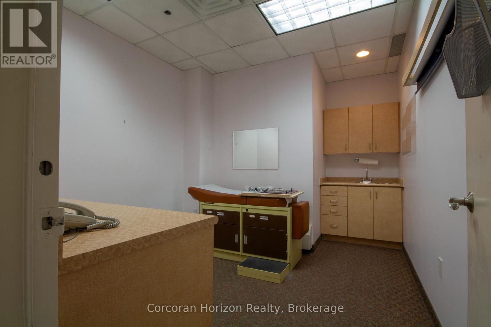 101 - 200 James Street S, Hamilton (Durand), ON