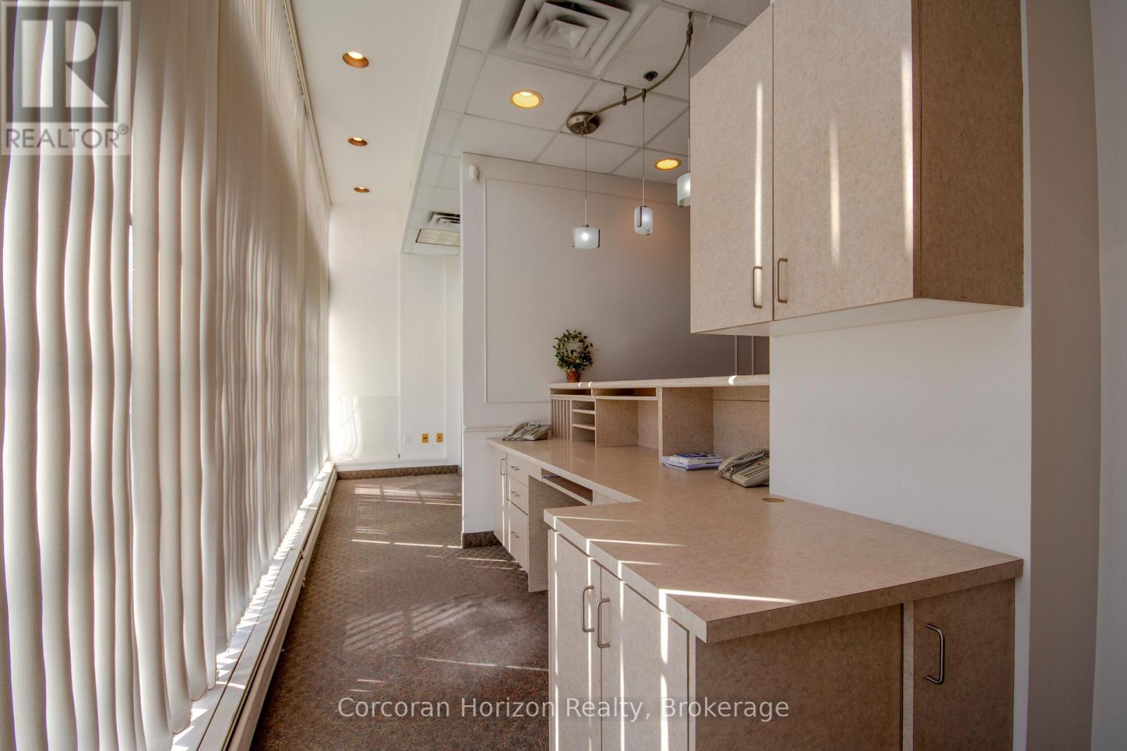 101 - 200 James Street S, Hamilton (Durand), ON