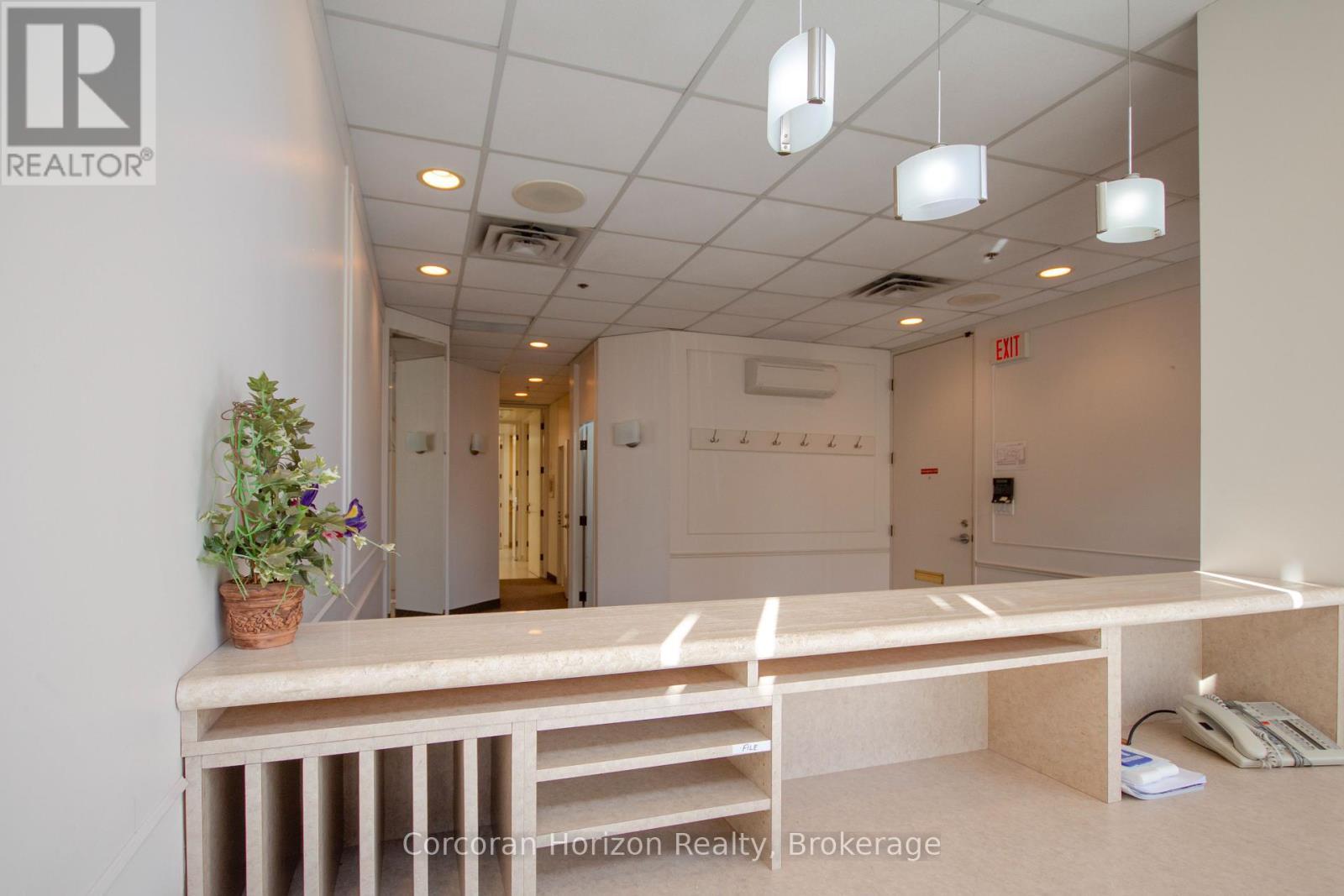 101 - 200 James Street S, Hamilton (Durand), ON