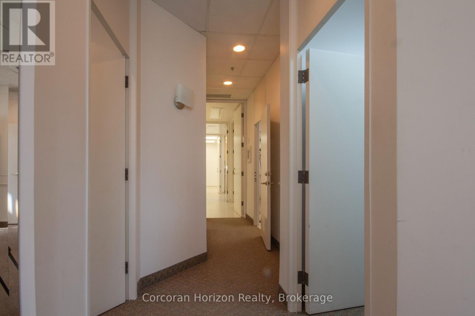 101 - 200 James Street S, Hamilton (Durand), ON