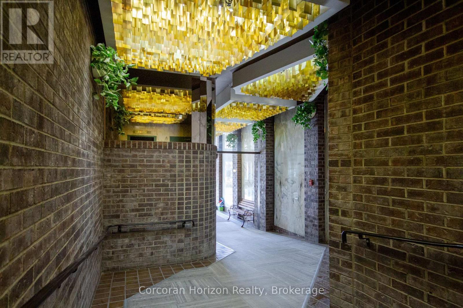 206 - 200 James Street S, Hamilton (Durand), ON