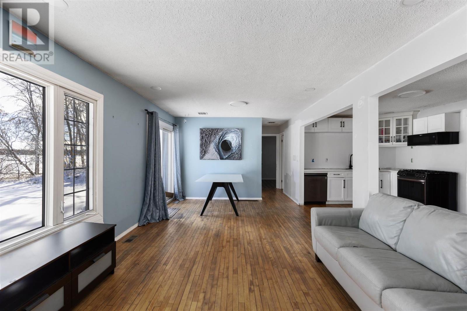 3 Hecla St, Bruce Mines, ON - Indoor Photo Showing Living Room