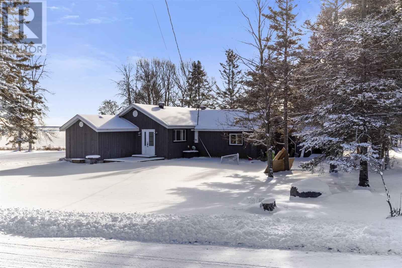 3 Hecla St, Bruce Mines, ON - Outdoor