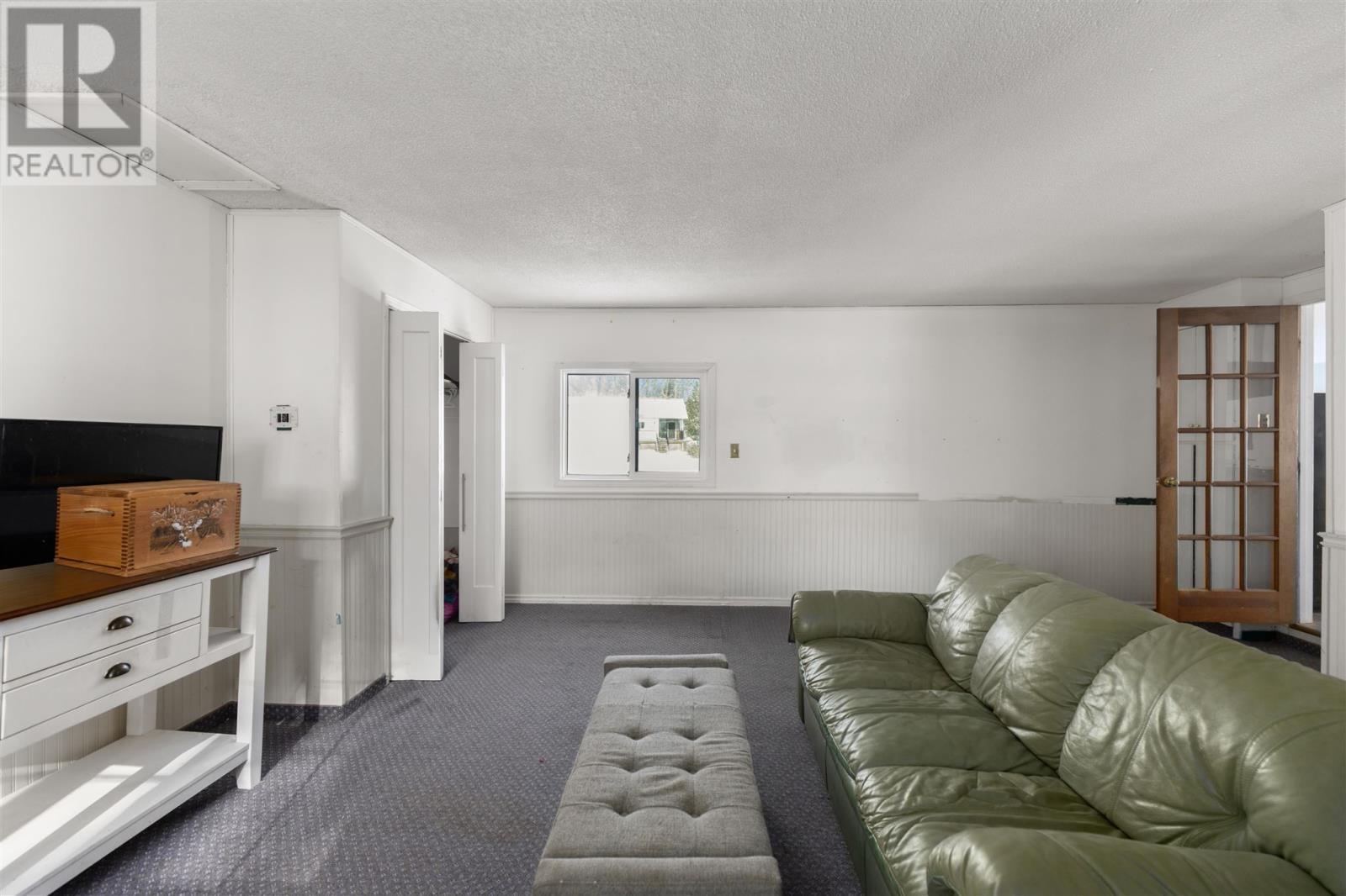 3 Hecla St, Bruce Mines, ON - Indoor Photo Showing Living Room
