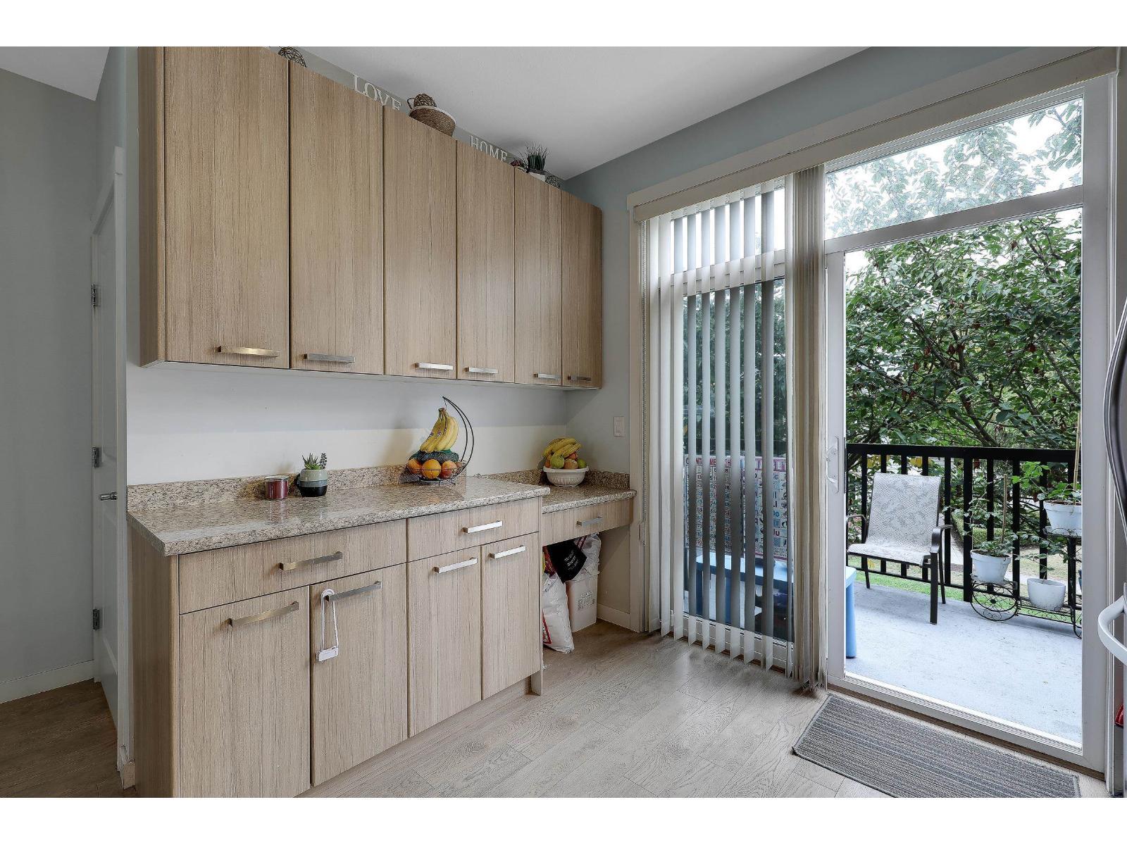 68 14838 61 Avenue, Surrey, BC - Indoor Photo Showing Other Room