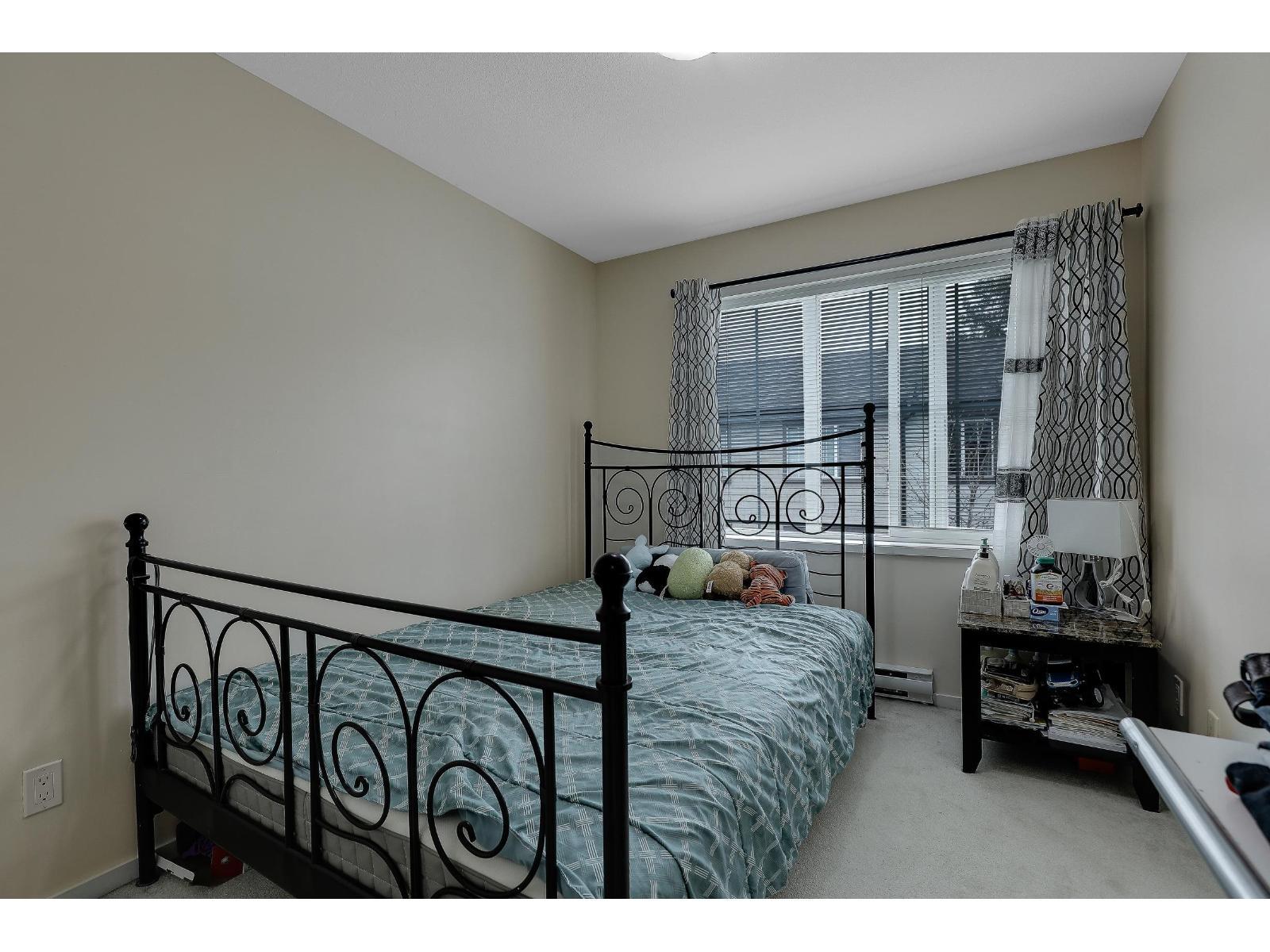 68 14838 61 Avenue, Surrey, BC - Indoor Photo Showing Bedroom