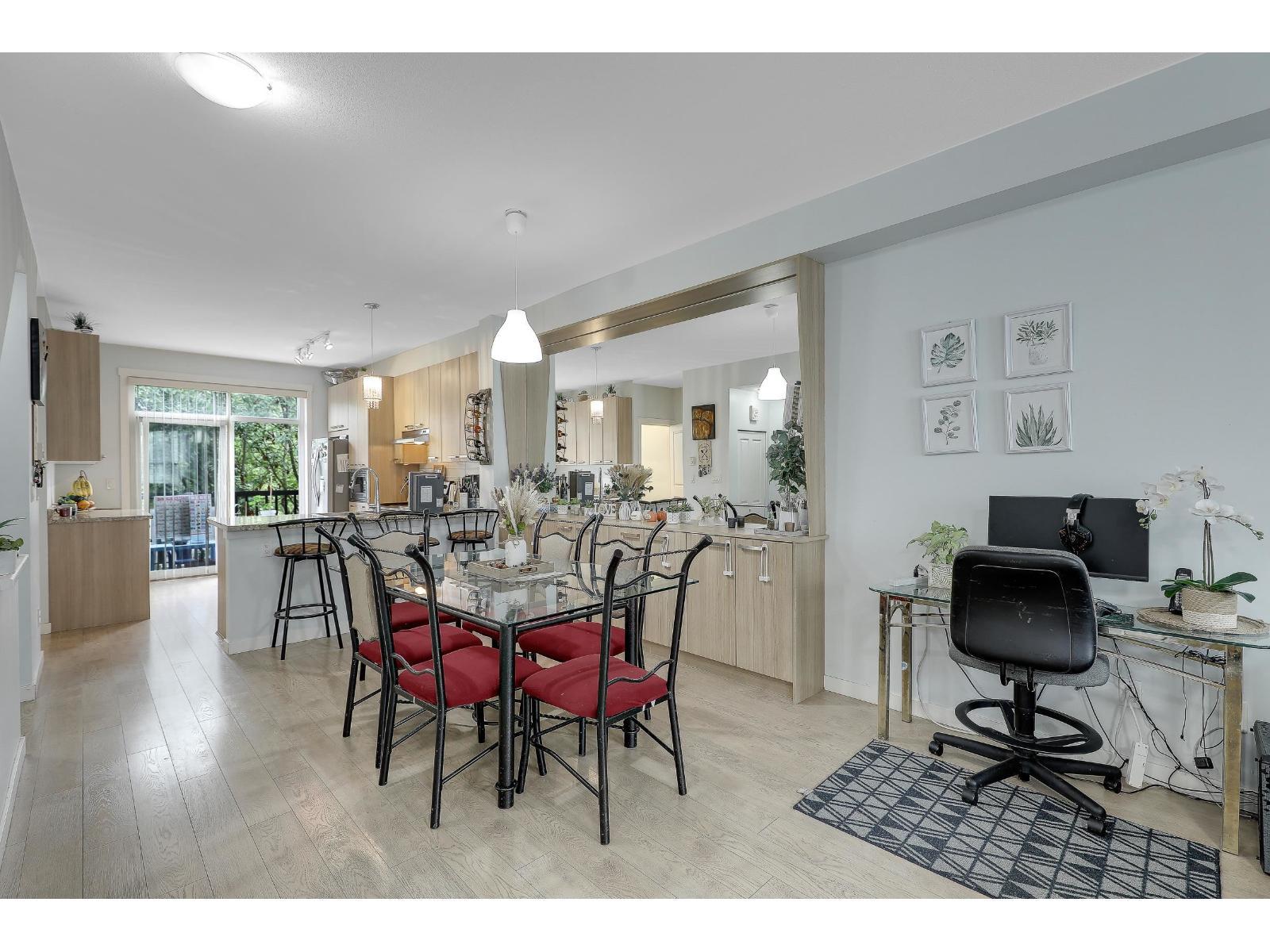 68 14838 61 Avenue, Surrey, BC - Indoor Photo Showing Dining Room