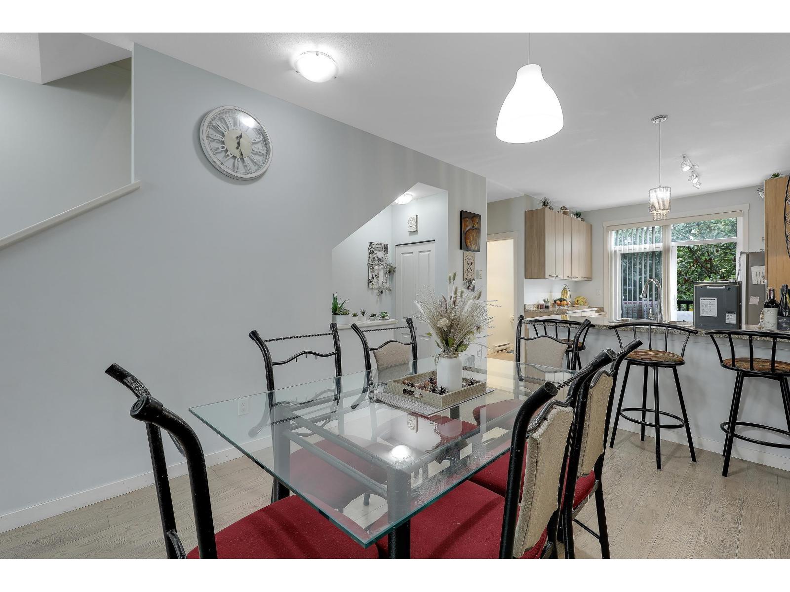 68 14838 61 Avenue, Surrey, BC - Indoor Photo Showing Dining Room