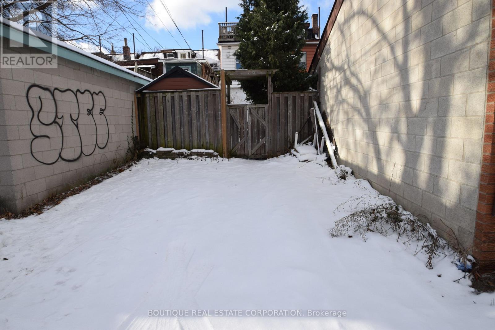 Apartment 2 - 257 Concord Avenue, Toronto, ON - Outdoor