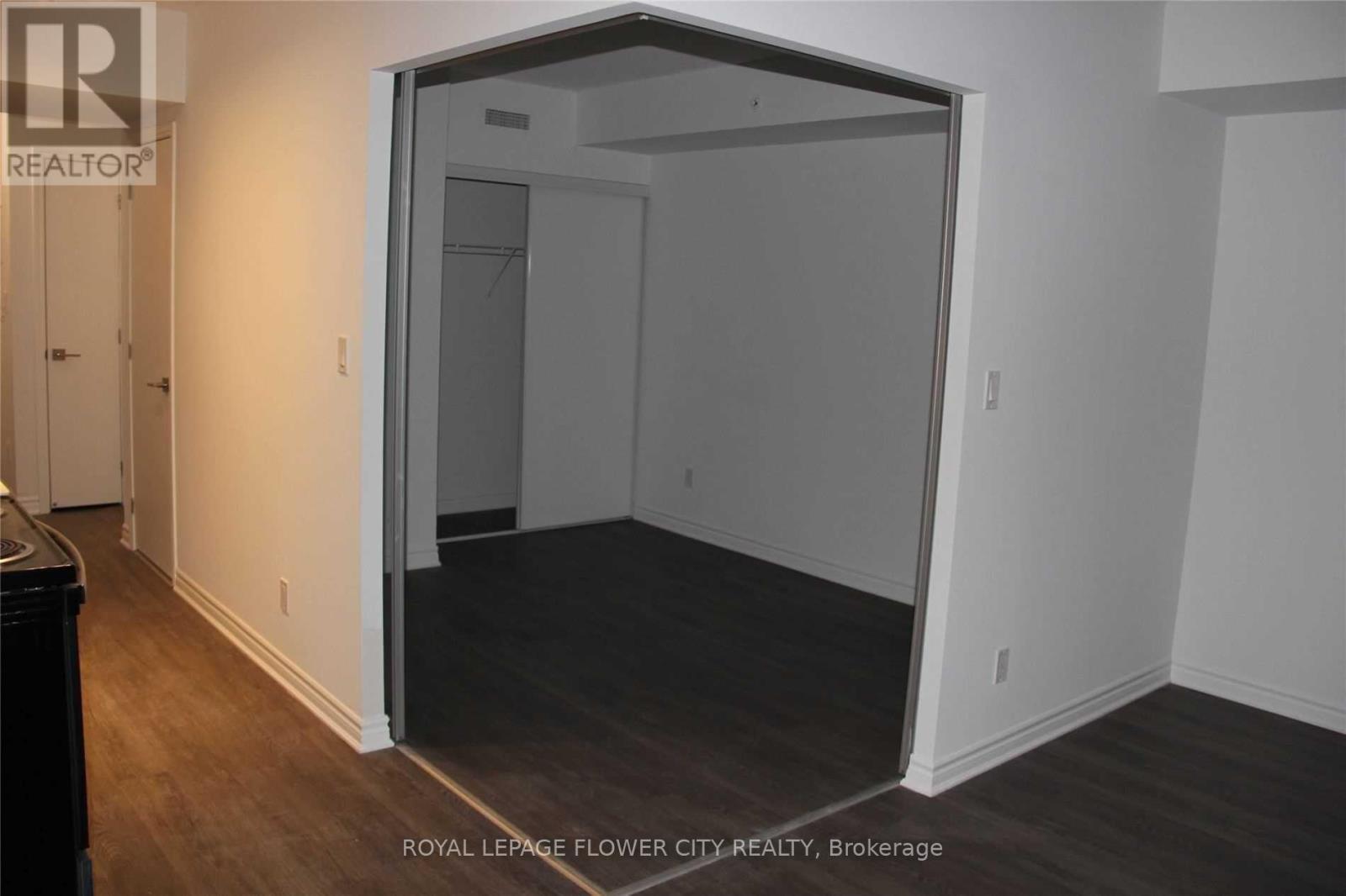 206 - 1 Falaise Road, Toronto, ON - Indoor Photo Showing Other Room