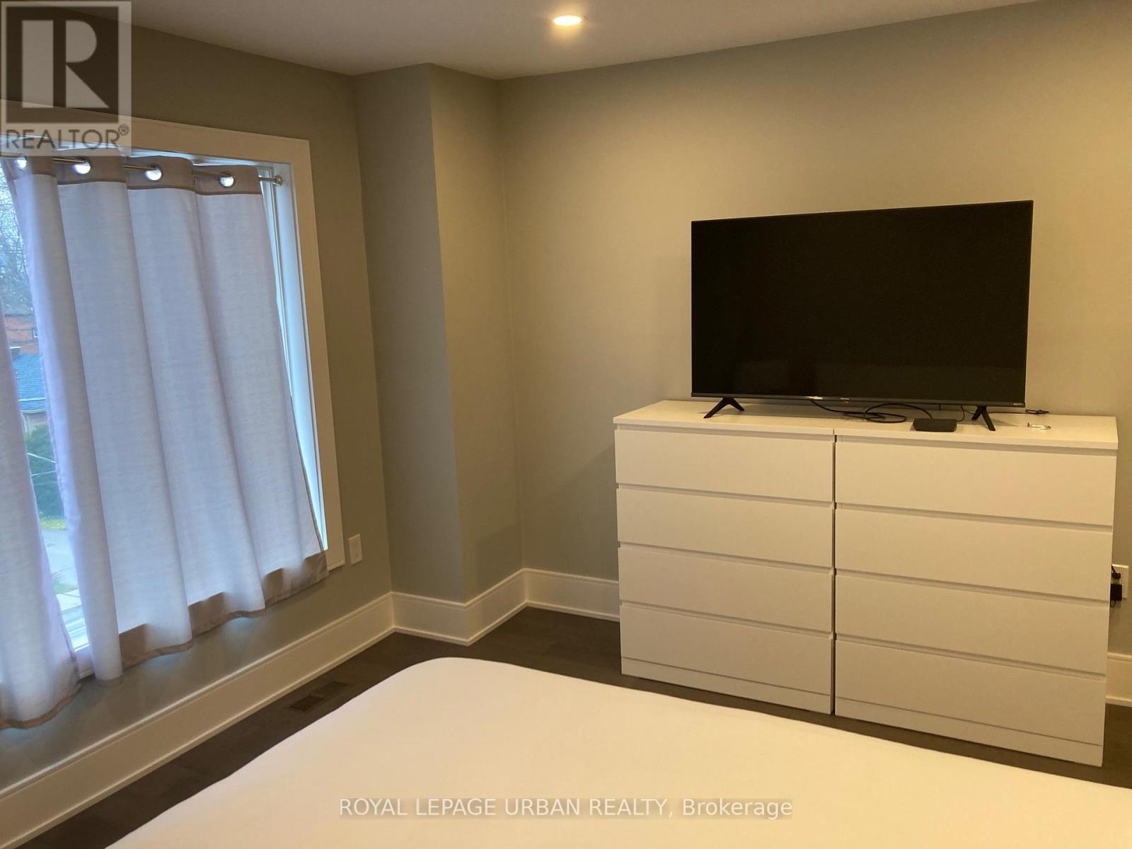 28 Sharpe Street, Toronto, ON - Indoor