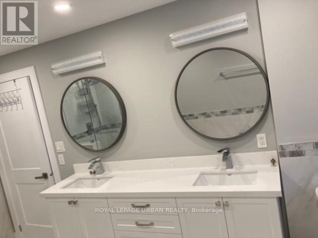 28 Sharpe Street, Toronto, ON - Indoor Photo Showing Bathroom