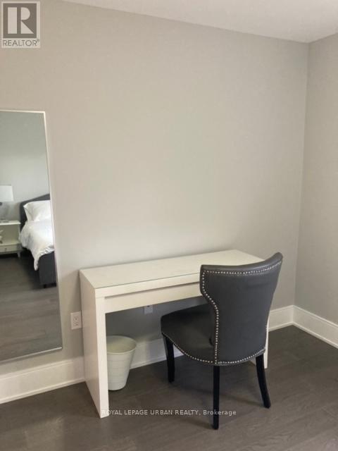 28 Sharpe Street, Toronto, ON - Indoor Photo Showing Other Room