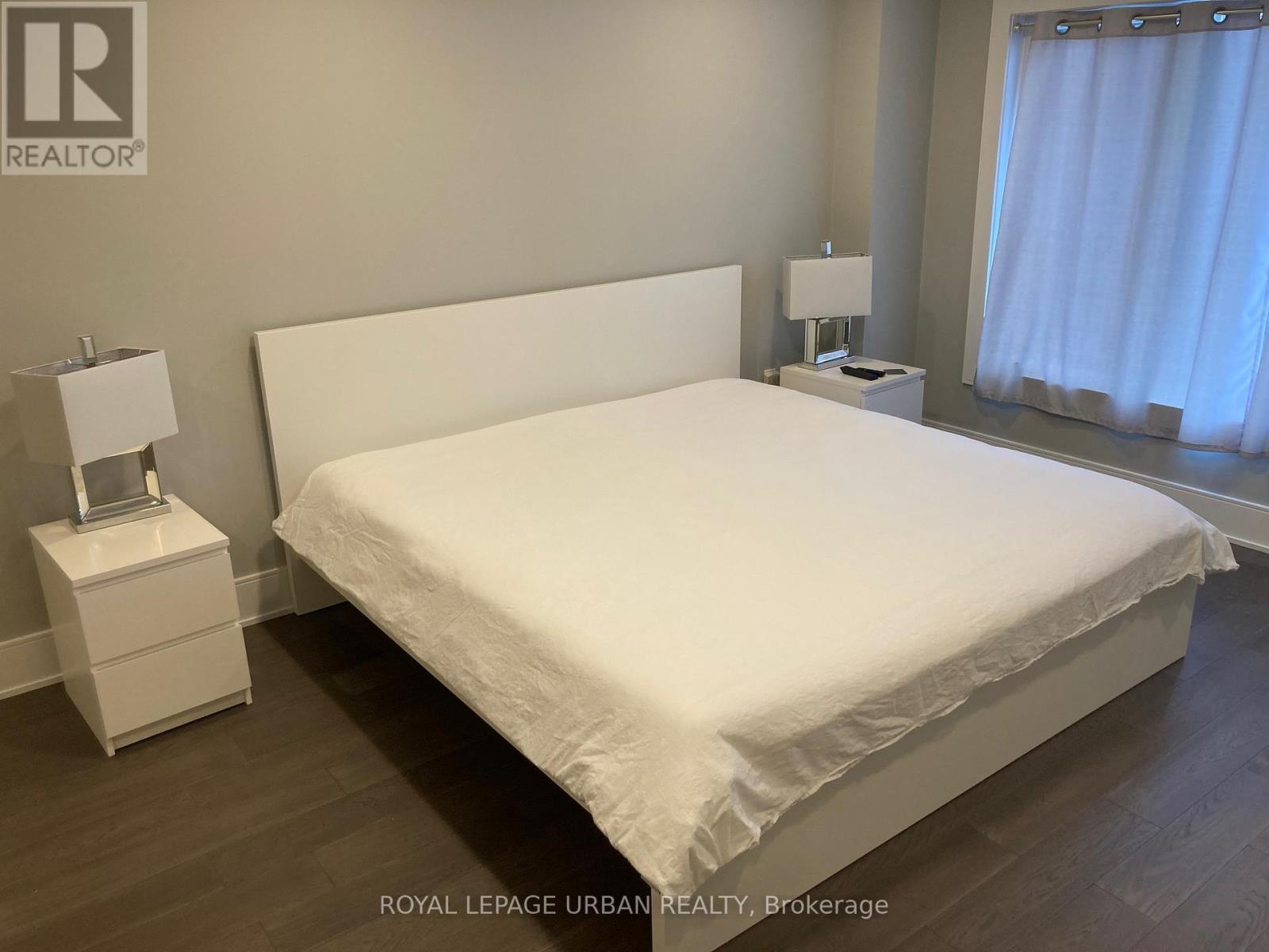 28 Sharpe Street, Toronto, ON - Indoor Photo Showing Bedroom