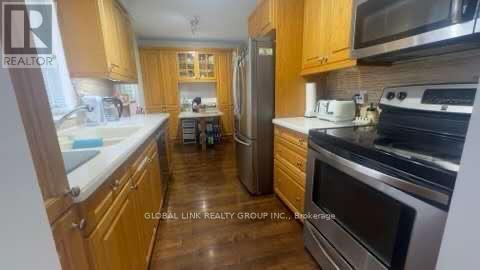 169 Weldrick Road W, Richmond Hill, ON - Indoor Photo Showing Kitchen