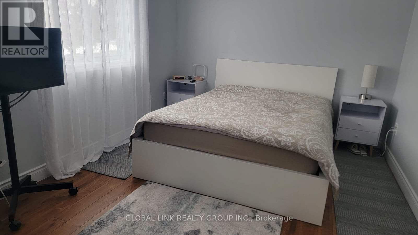 169 Weldrick Road W, Richmond Hill, ON - Indoor Photo Showing Bedroom