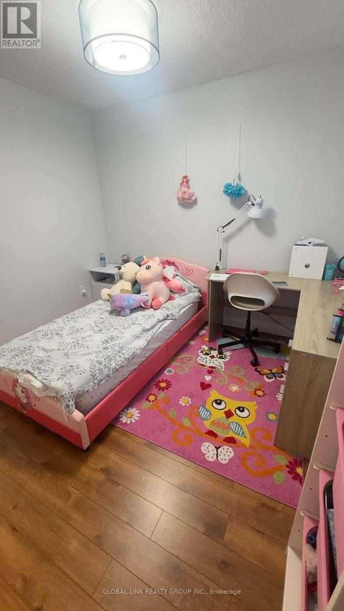 169 Weldrick Road W, Richmond Hill, ON - Indoor Photo Showing Bedroom