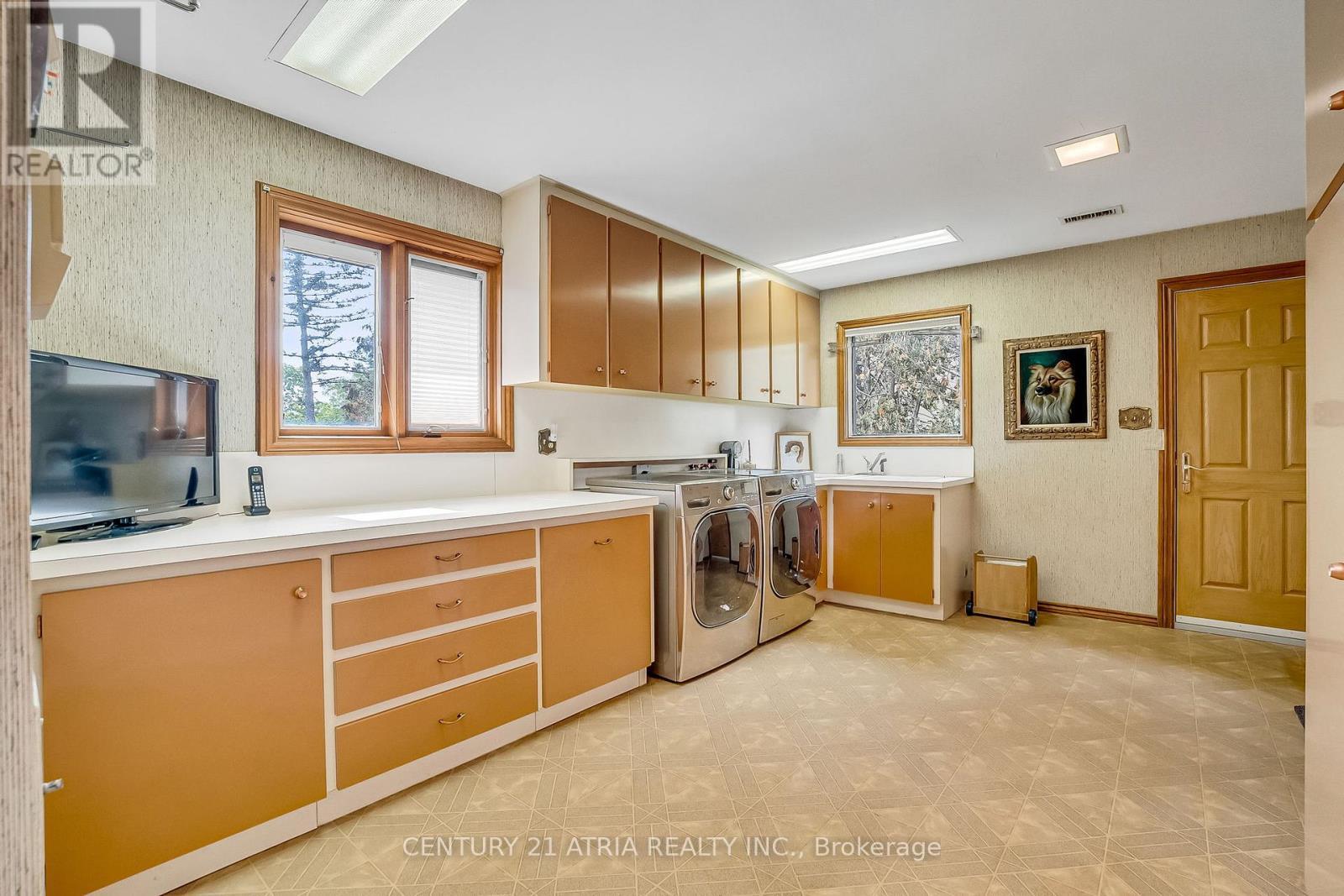 56 Cachet Parkway, Markham, ON - Indoor Photo Showing Laundry Room