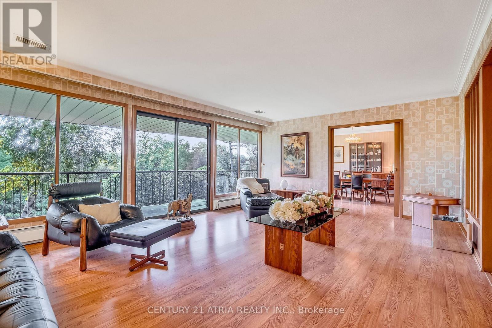 56 Cachet Parkway, Markham, ON - Indoor Photo Showing Living Room