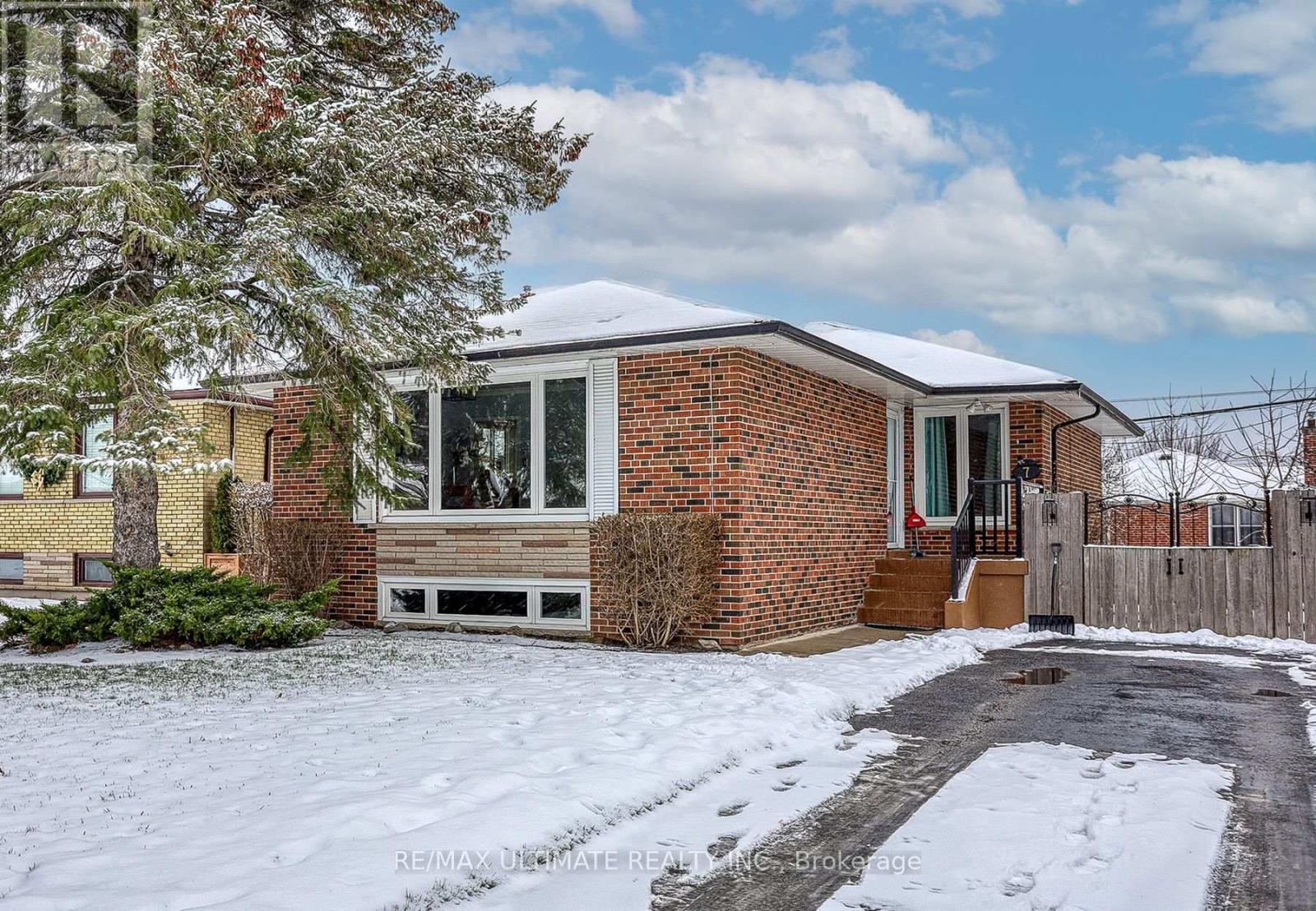 7 Chopin Avenue, Toronto, ON - Outdoor