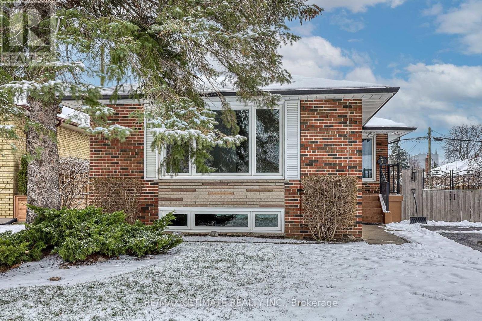 7 Chopin Avenue, Toronto, ON - Outdoor